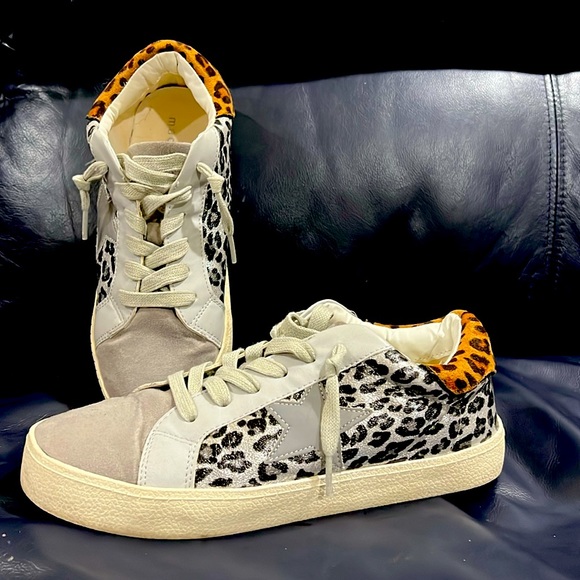 Steve Madden Shoes - 2/$10 Madden Girl Steve Madden Star Goose Leopard Sneakers